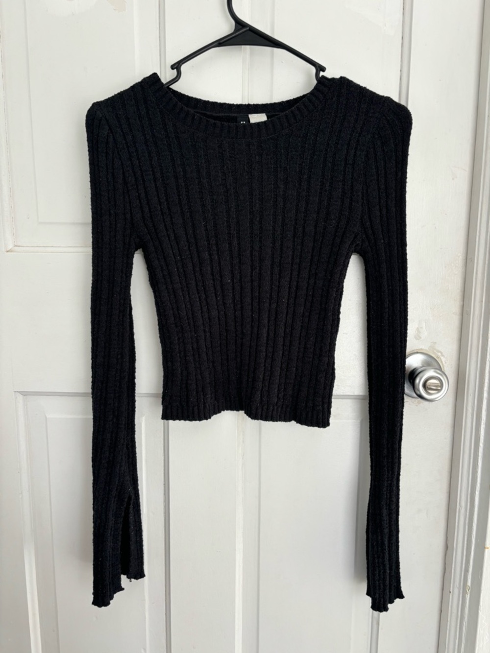H&M Black Ribbed Crewneck Sweater Top